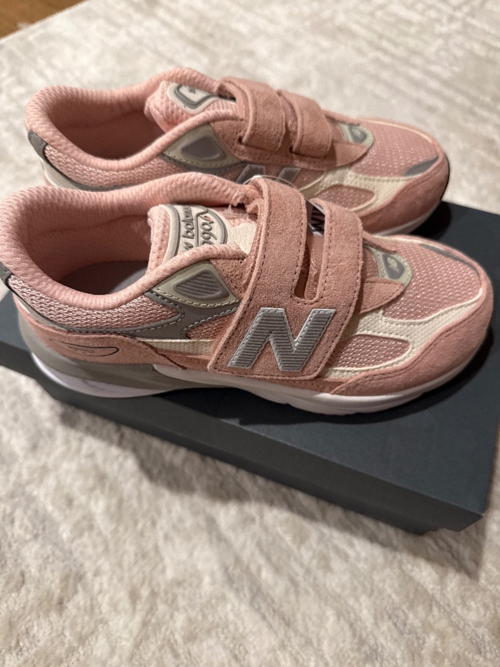 New Balance wide light pink sneakers